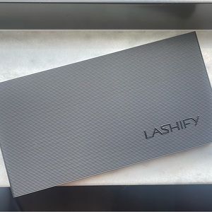 Lashify Case plus storage case
